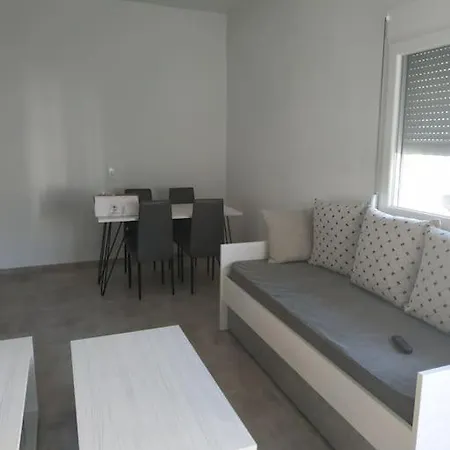Christos House Apartment *